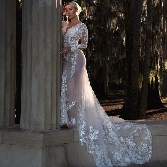 Elegant White Lace Wedding Dress - Picture 7 of 7
